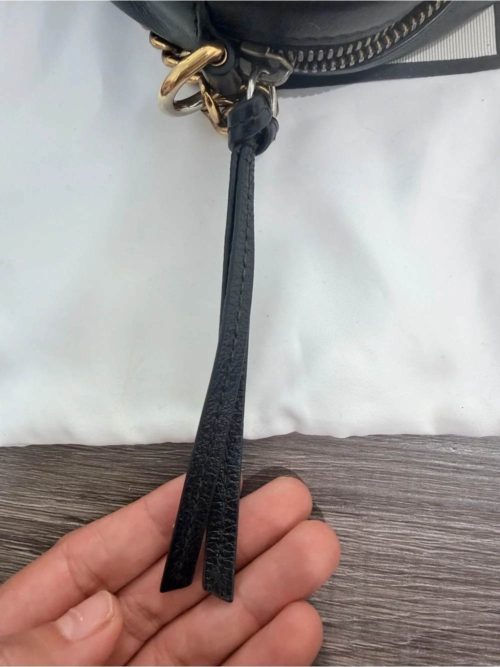 Gucci Black GG Marmont Round Crossbody - Picture 4 of 8